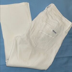 Seven7 white Denim capris